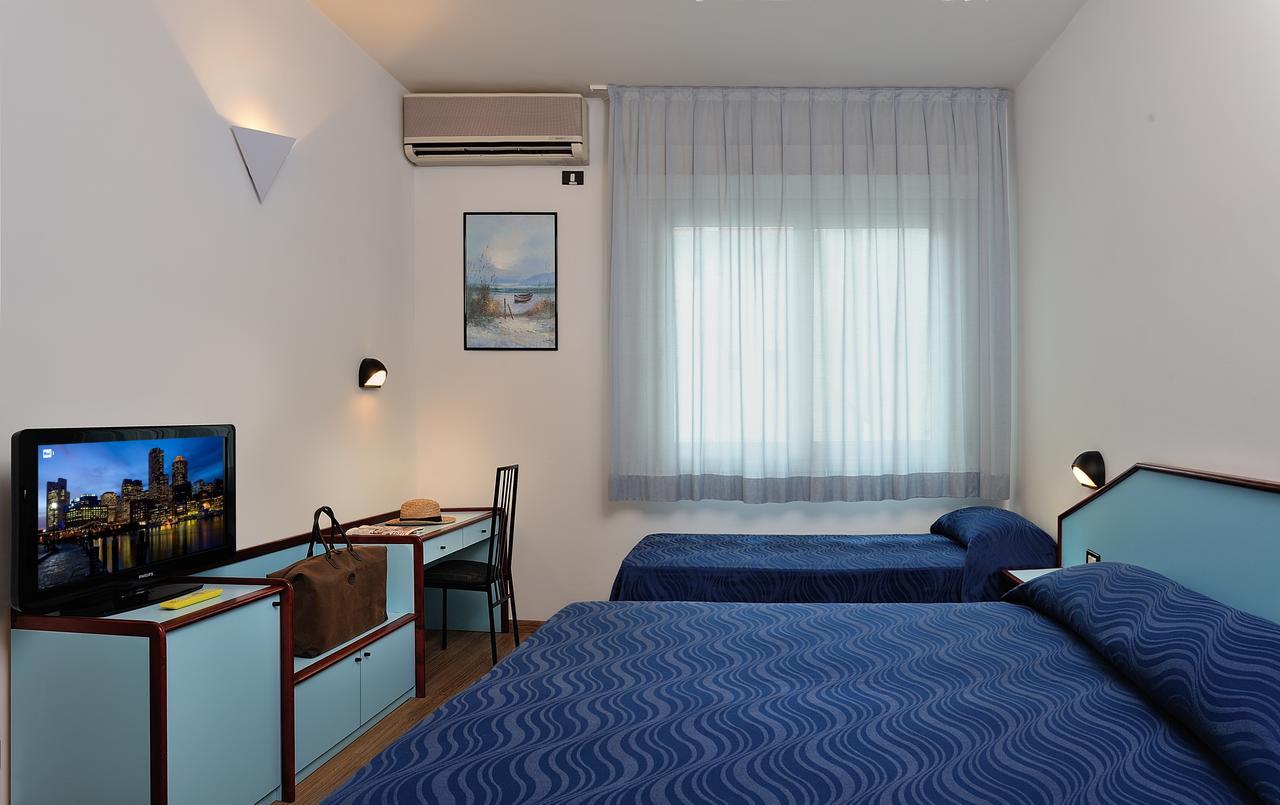 Hotel Marilena Riccione Bagian luar foto